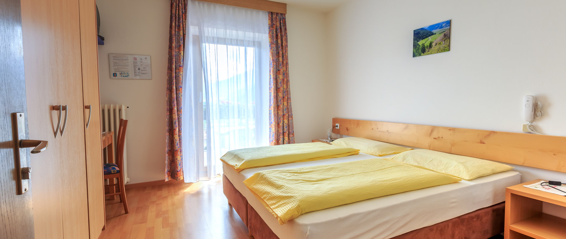 © 2025 Hotel Iris