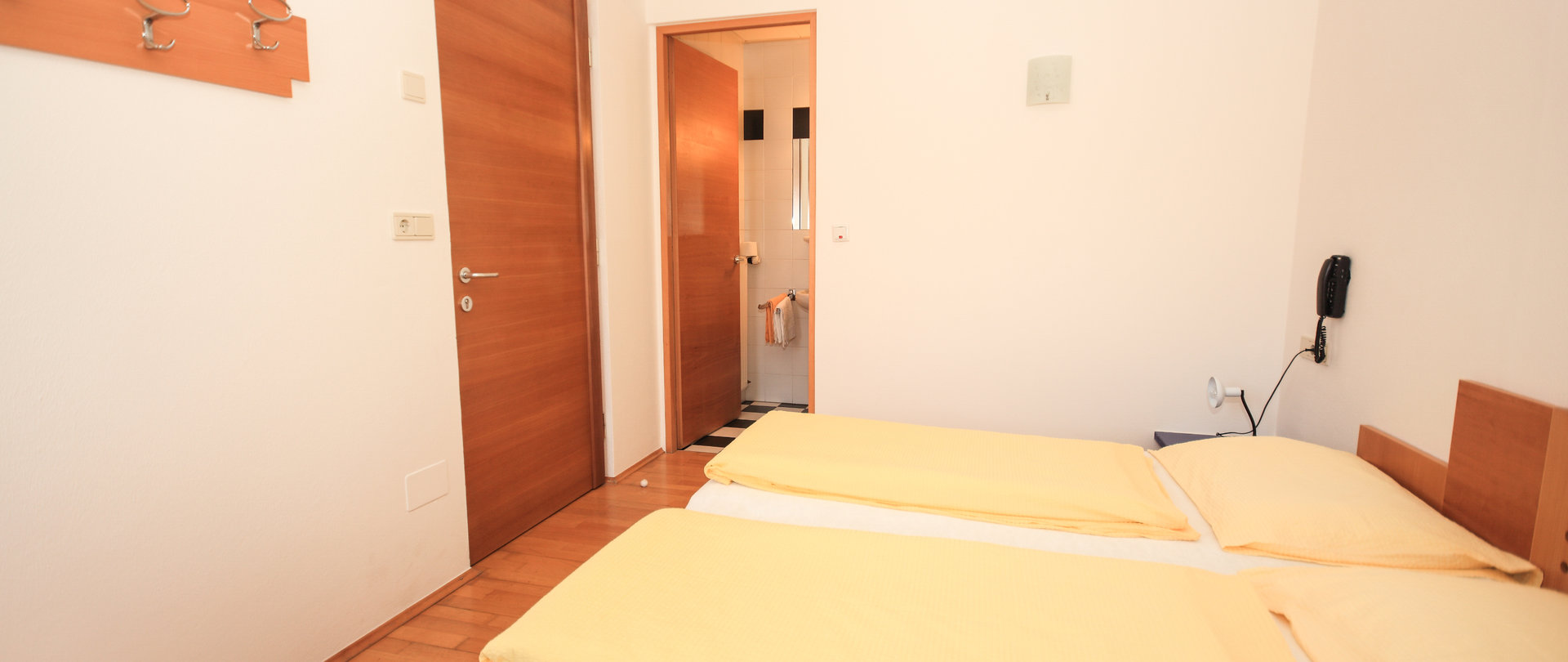 © 2025 Hotel Iris