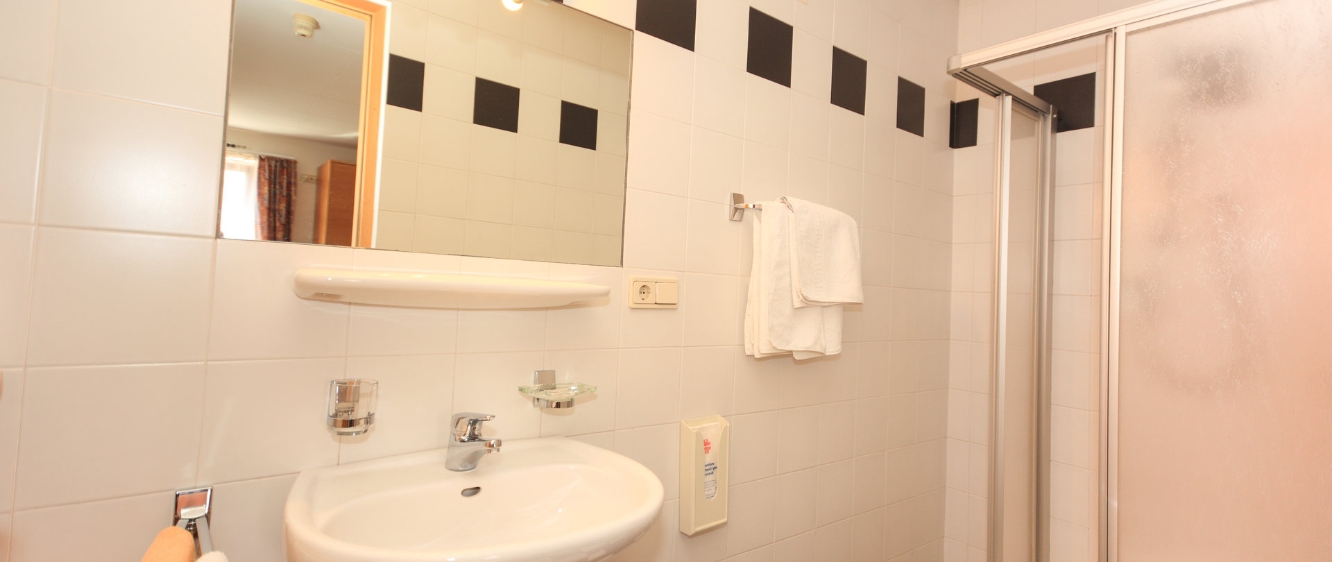 © 2025 Hotel Iris